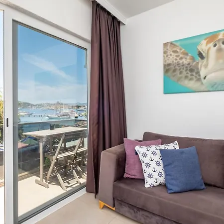 Seafront Flat With Breathtaking Sea View In Bodrum