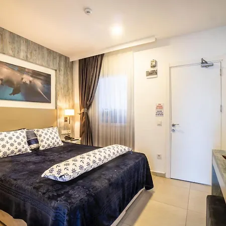 Seafront Flat With Breathtaking Sea View In Apartment
