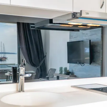 Seafront Flat With Breathtaking Sea View In *