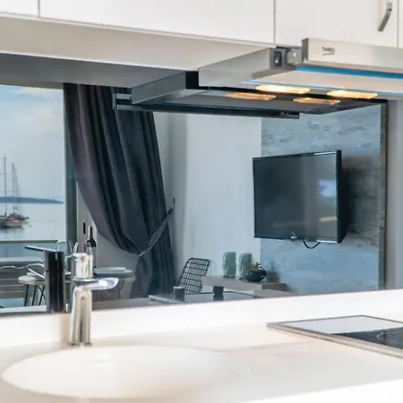 Seafront Flat With Breathtaking Sea View In *